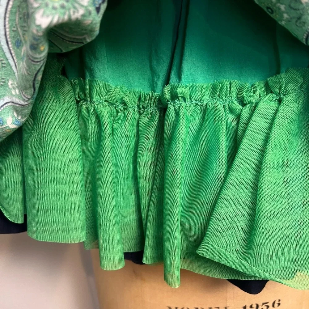 Gap girls green dress with lining, pockets and zip up back with button closure